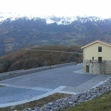 Mirador Del Angliru Ostello Riosa Esterno foto