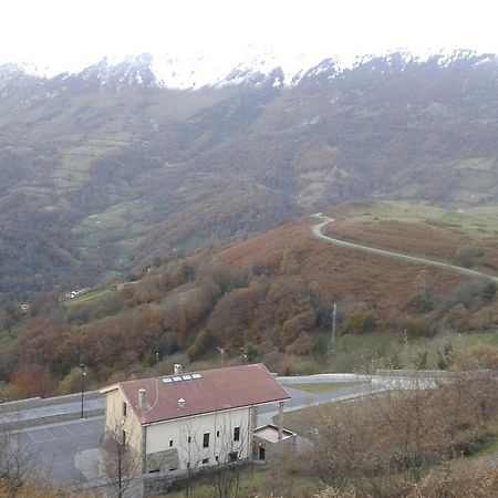 Mirador Del Angliru Ostello Riosa Esterno foto