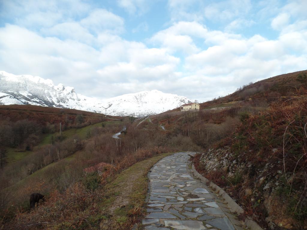 Mirador Del Angliru Ostello Riosa Esterno foto