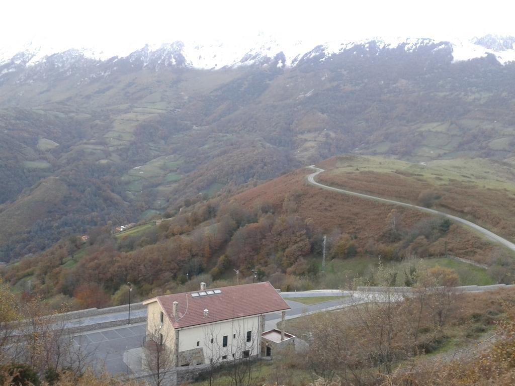 Mirador Del Angliru Ostello Riosa Esterno foto